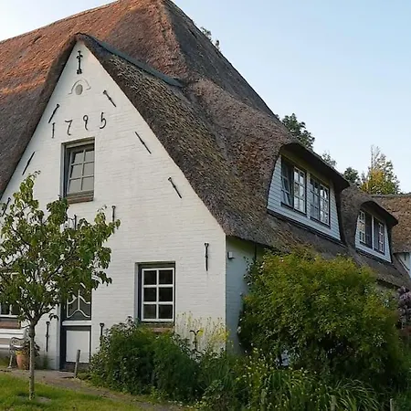 Super Gemuetliche, Helle Eckwohnung Unter Reet